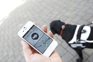 Bild eines Smartphones, auf dem die App Soester CityGuide ausgeführt wird. Foto: Beylemans Fotografie