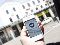 Navigation per App zum ÖPNV. Foto: Beylemans Fotografie